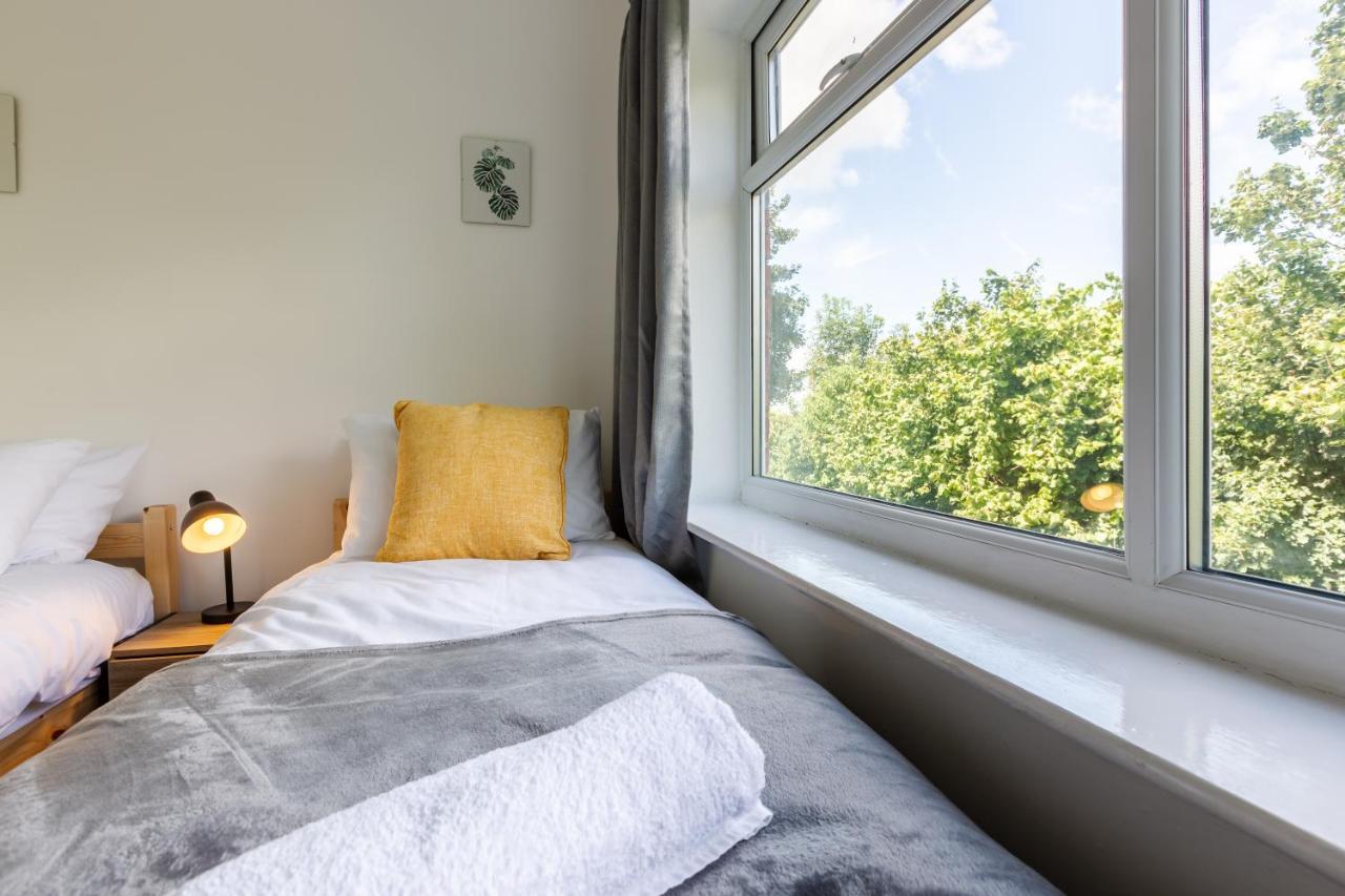 1 Mile To Etihad Stadium & Coop Arena, Free Parking, 7 Ppl Villa Manchester Exteriör bild